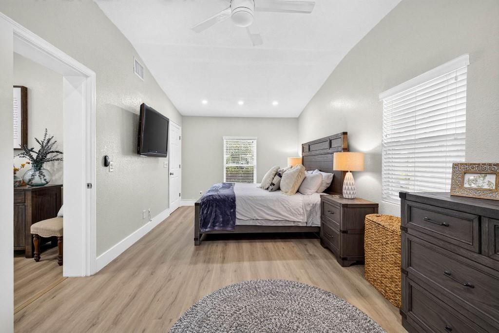 Activo con contrato: $685,000 (3 camas, 3 baños, 1826 Pies cuadrados)
