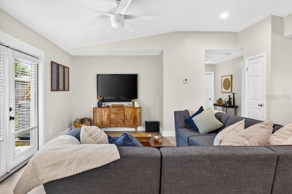 Activo con contrato: $685,000 (3 camas, 3 baños, 1826 Pies cuadrados)