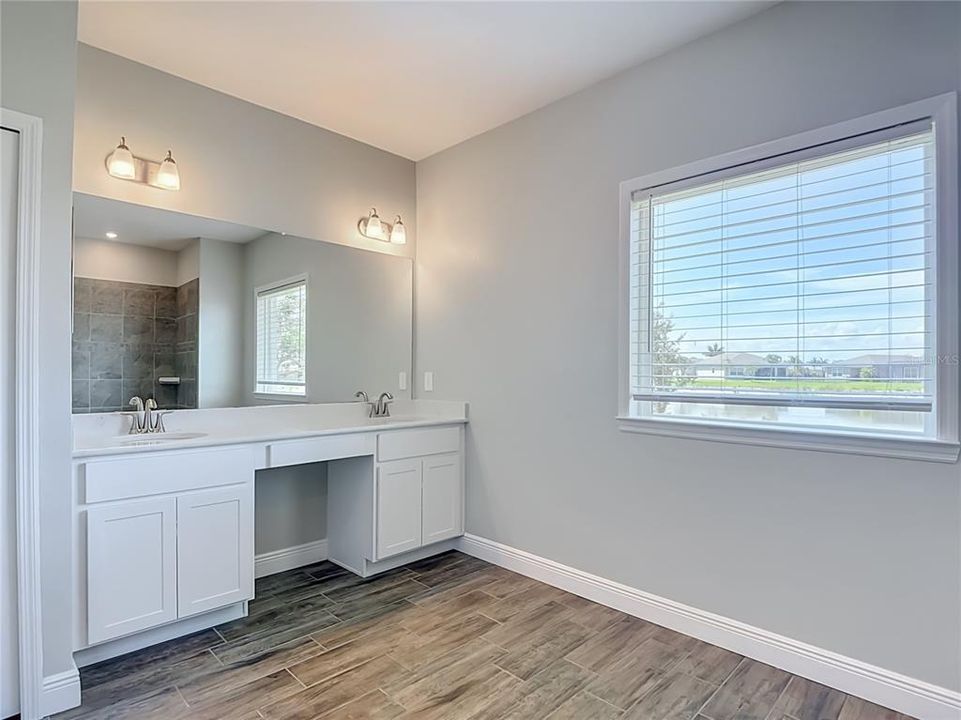For Sale: $399,000 (4 beds, 2 baths, 2003 Square Feet)