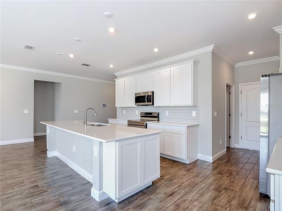 For Sale: $399,000 (4 beds, 2 baths, 2003 Square Feet)