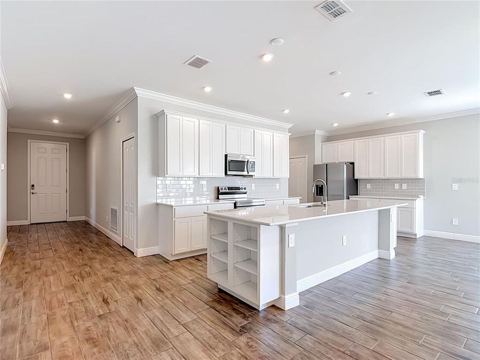For Sale: $399,000 (4 beds, 2 baths, 2003 Square Feet)