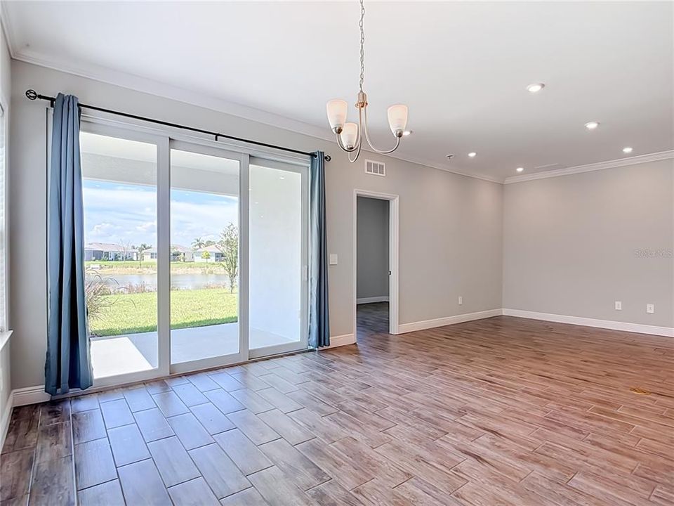 For Sale: $399,000 (4 beds, 2 baths, 2003 Square Feet)