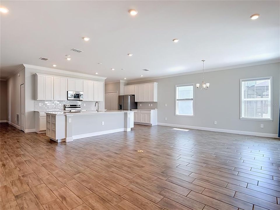 For Sale: $399,000 (4 beds, 2 baths, 2003 Square Feet)