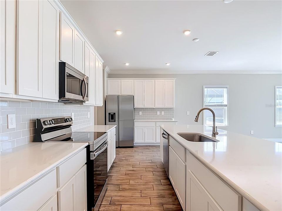 For Sale: $399,000 (4 beds, 2 baths, 2003 Square Feet)