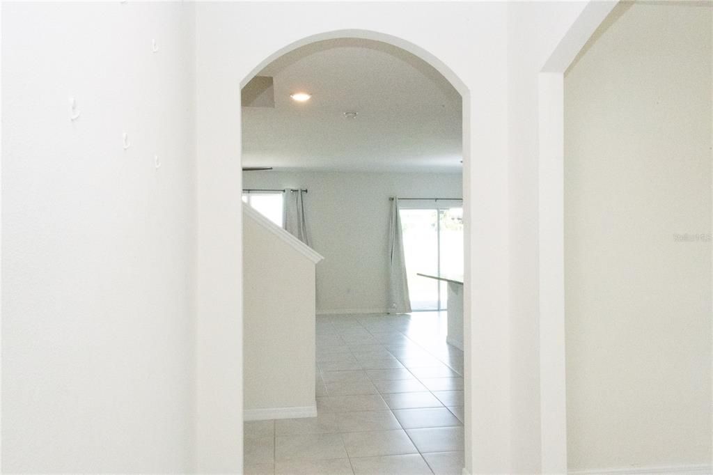 For Sale: $550,000 (5 beds, 3 baths, 2626 Square Feet)