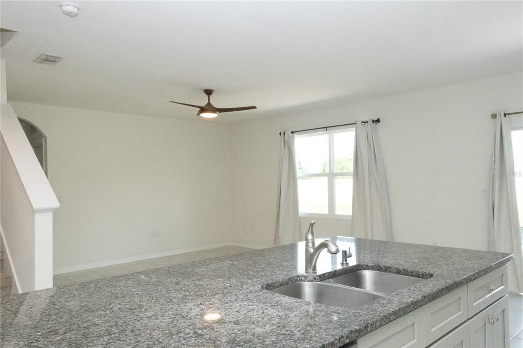 For Sale: $550,000 (5 beds, 3 baths, 2626 Square Feet)