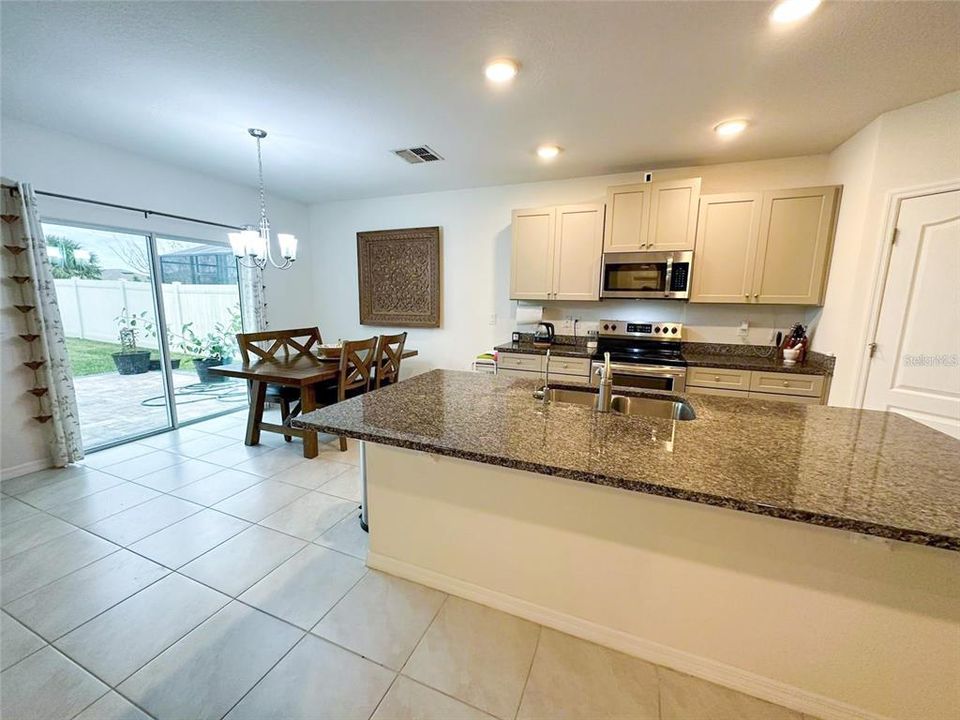 For Sale: $550,000 (5 beds, 3 baths, 2626 Square Feet)