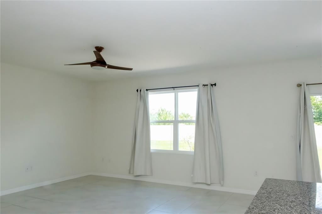 For Sale: $550,000 (5 beds, 3 baths, 2626 Square Feet)