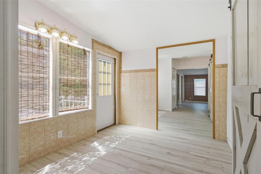 For Sale: $310,000 (3 beds, 2 baths, 1947 Square Feet)