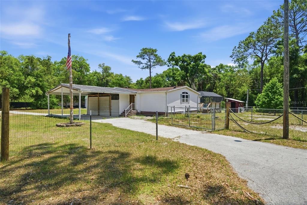 For Sale: $310,000 (3 beds, 2 baths, 1947 Square Feet)