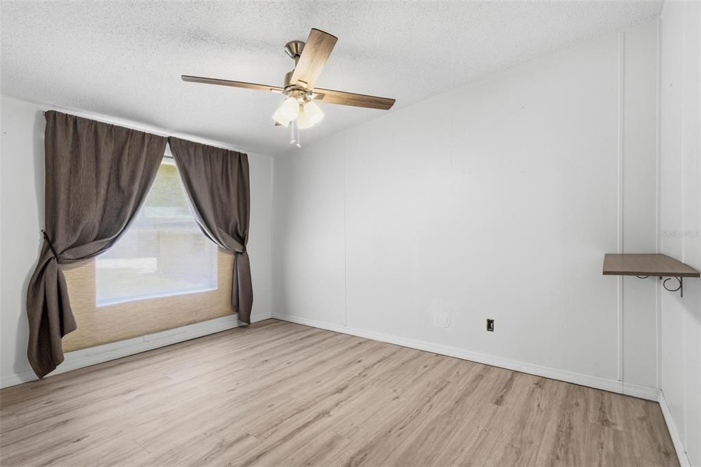 For Sale: $310,000 (3 beds, 2 baths, 1947 Square Feet)