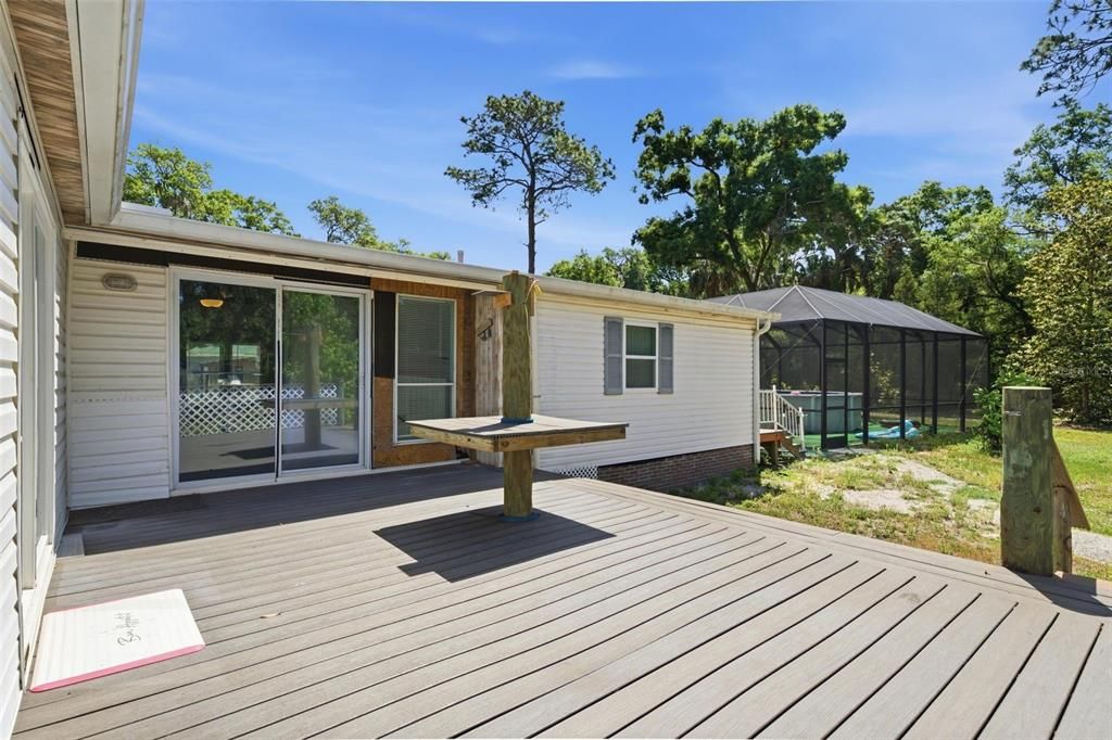 For Sale: $310,000 (3 beds, 2 baths, 1947 Square Feet)