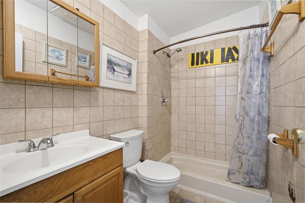 For Sale: $310,000 (3 beds, 2 baths, 1947 Square Feet)