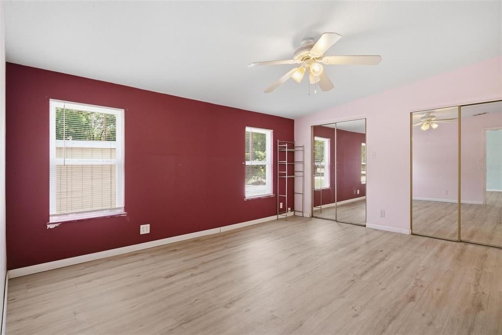 For Sale: $310,000 (3 beds, 2 baths, 1947 Square Feet)