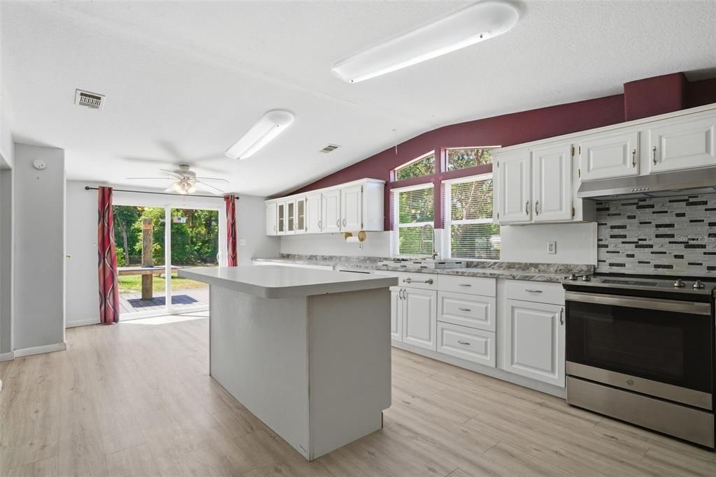 For Sale: $310,000 (3 beds, 2 baths, 1947 Square Feet)