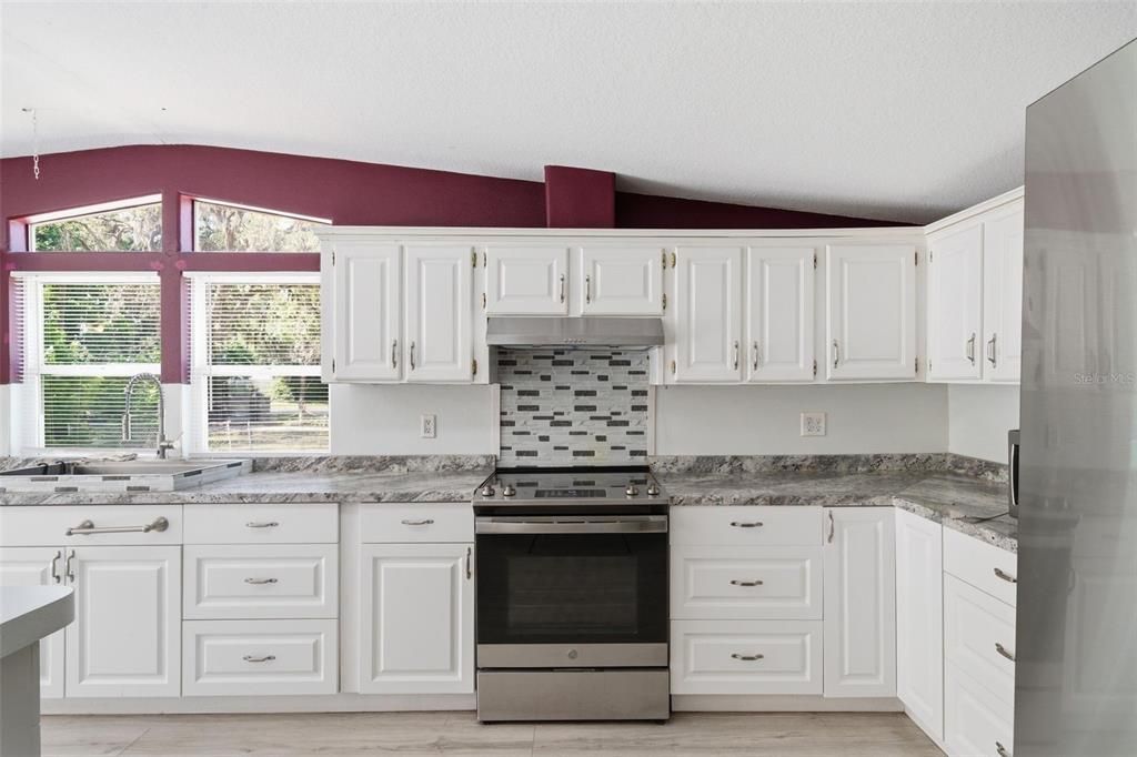 For Sale: $310,000 (3 beds, 2 baths, 1947 Square Feet)