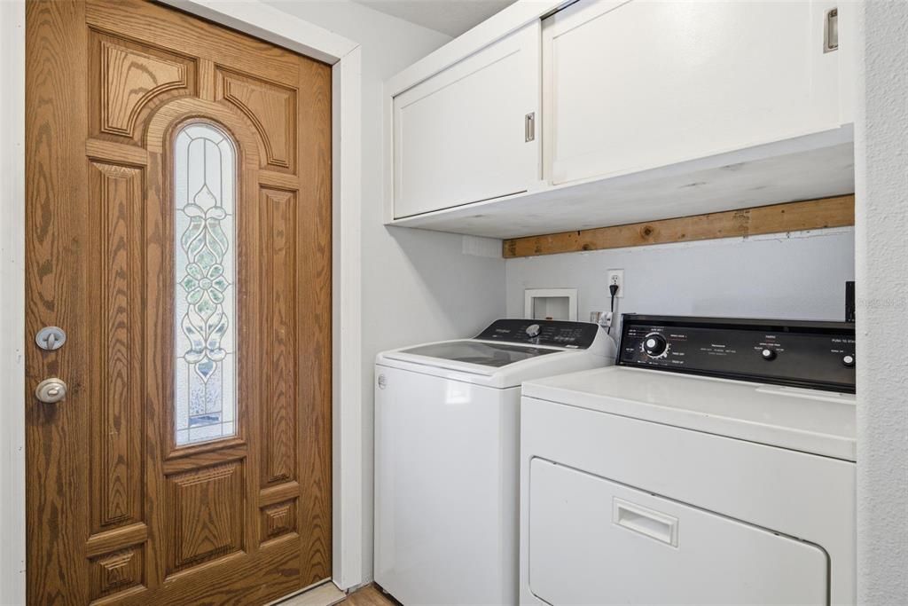 For Sale: $310,000 (3 beds, 2 baths, 1947 Square Feet)