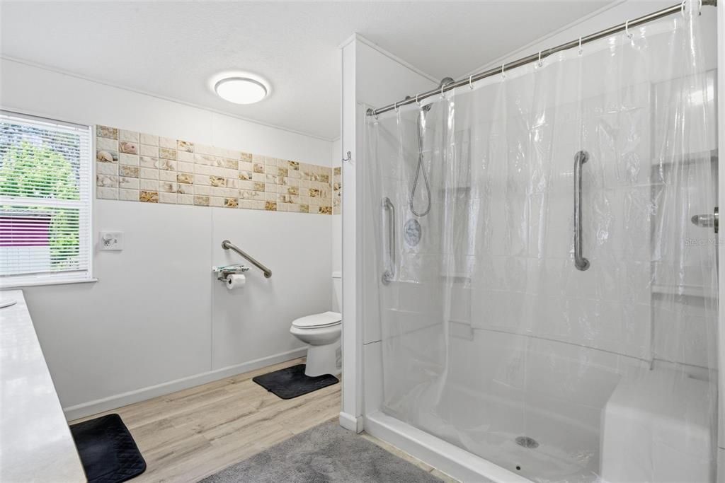 For Sale: $310,000 (3 beds, 2 baths, 1947 Square Feet)