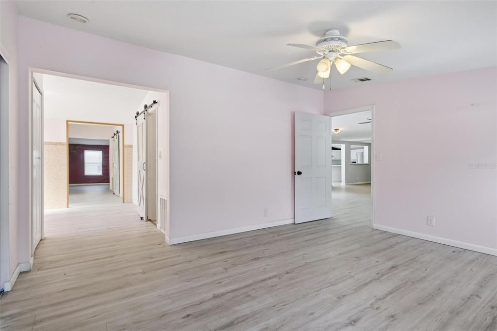 For Sale: $310,000 (3 beds, 2 baths, 1947 Square Feet)