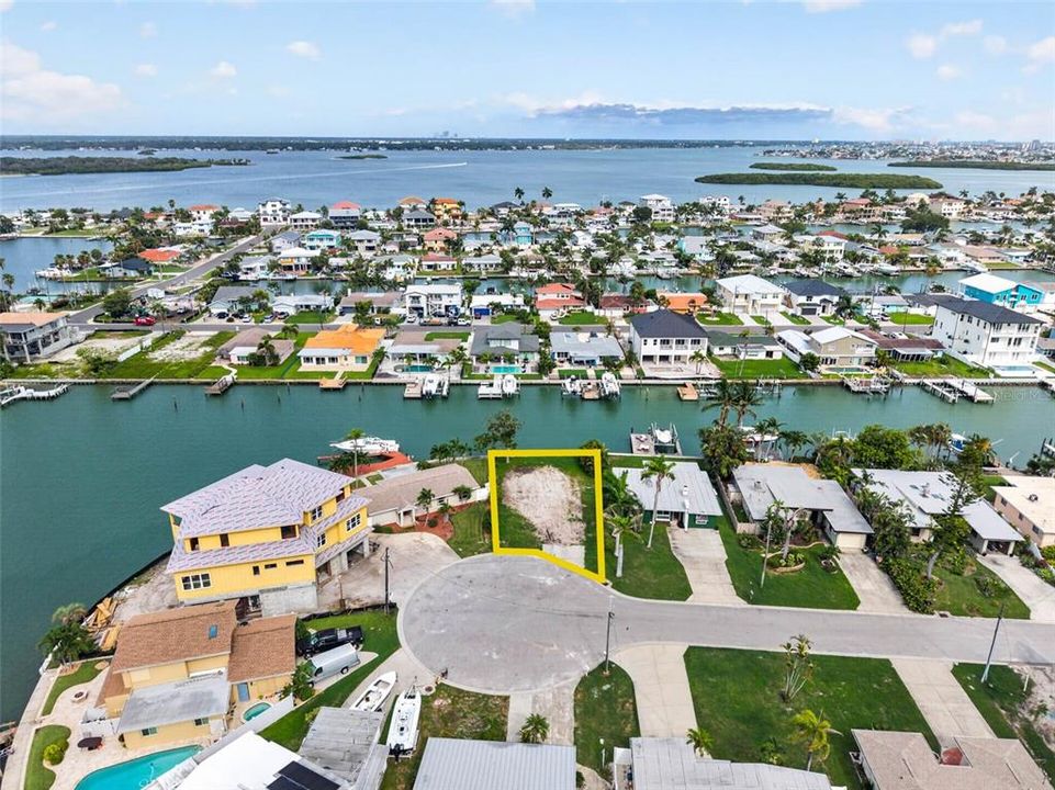 En Venta: $655,000 (0.12 acres)