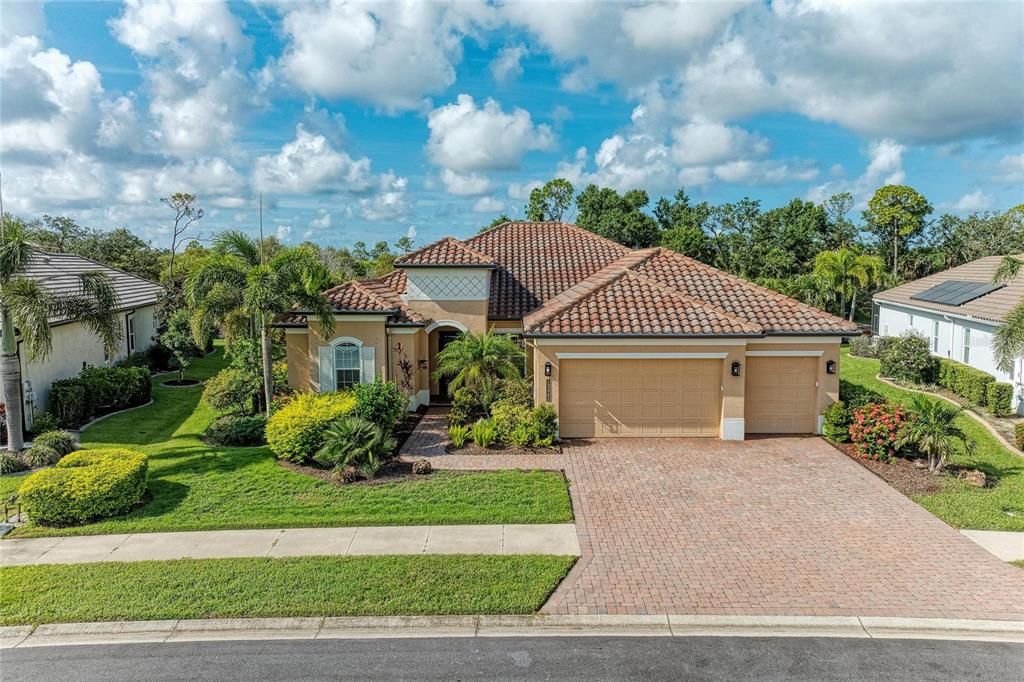 For Sale: $937,000 (3 beds, 3 baths, 2809 Square Feet)