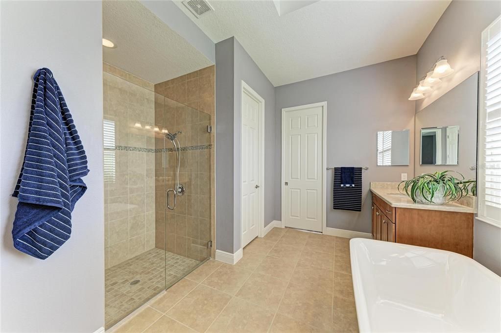 For Sale: $937,000 (3 beds, 3 baths, 2809 Square Feet)