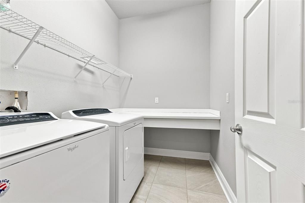 Activo con contrato: $543,000 (4 camas, 3 baños, 2589 Pies cuadrados)