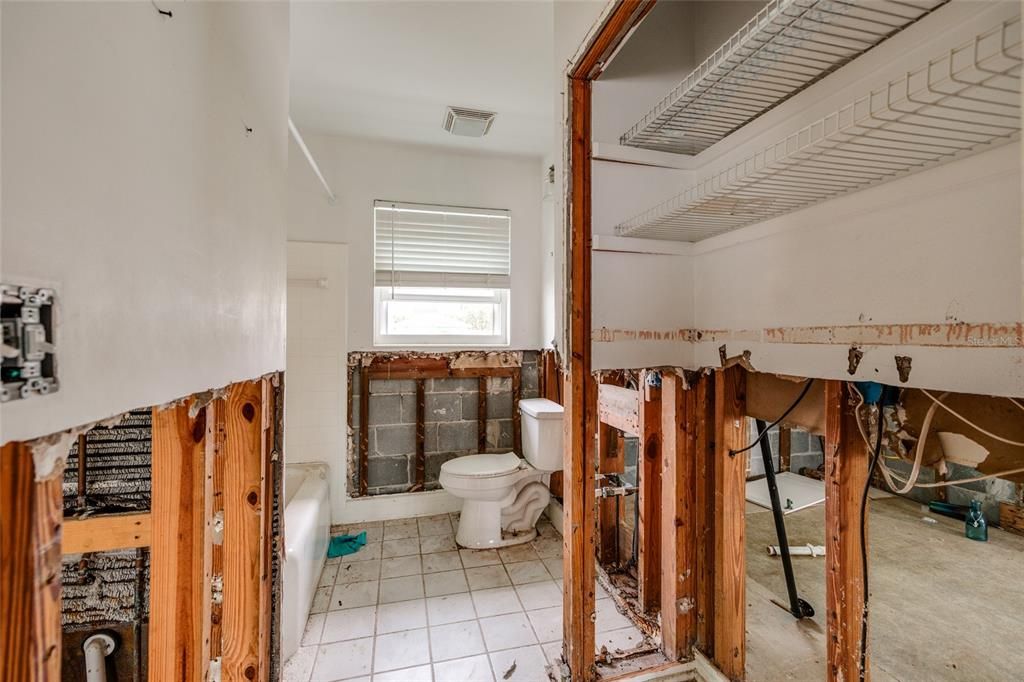 En Venta: $599,000 (3 camas, 2 baños, 1106 Pies cuadrados)