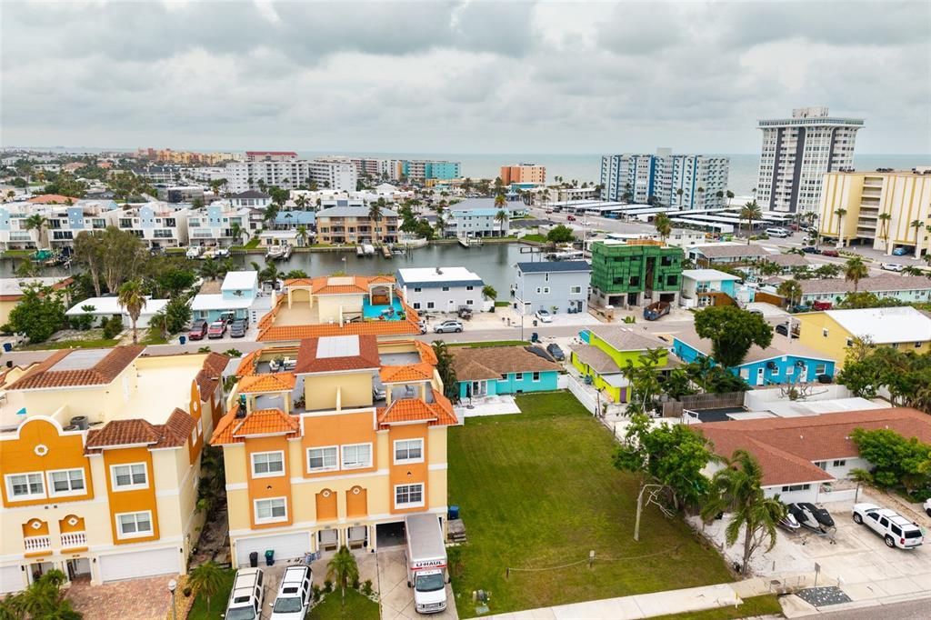 En Venta: $599,000 (3 camas, 2 baños, 1106 Pies cuadrados)
