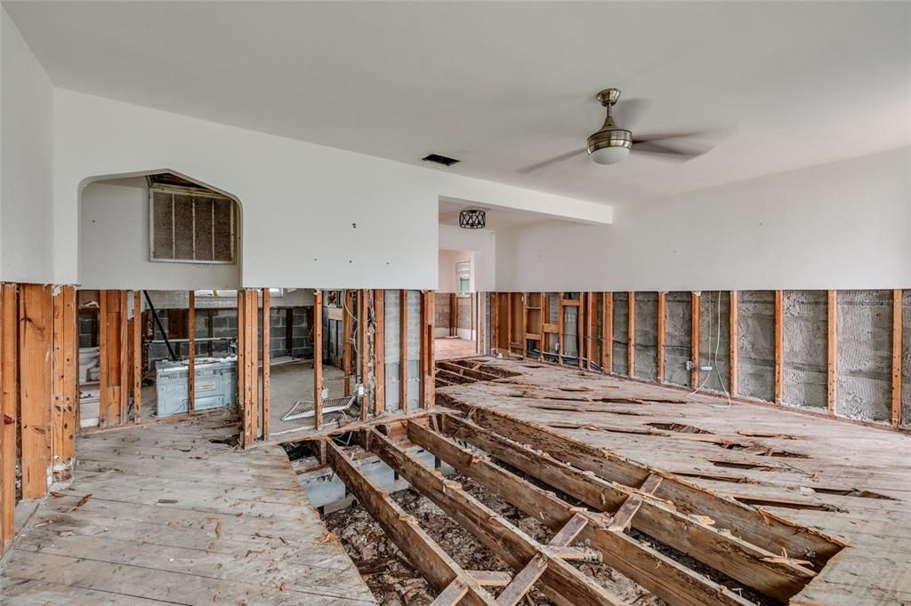 En Venta: $599,000 (3 camas, 2 baños, 1106 Pies cuadrados)