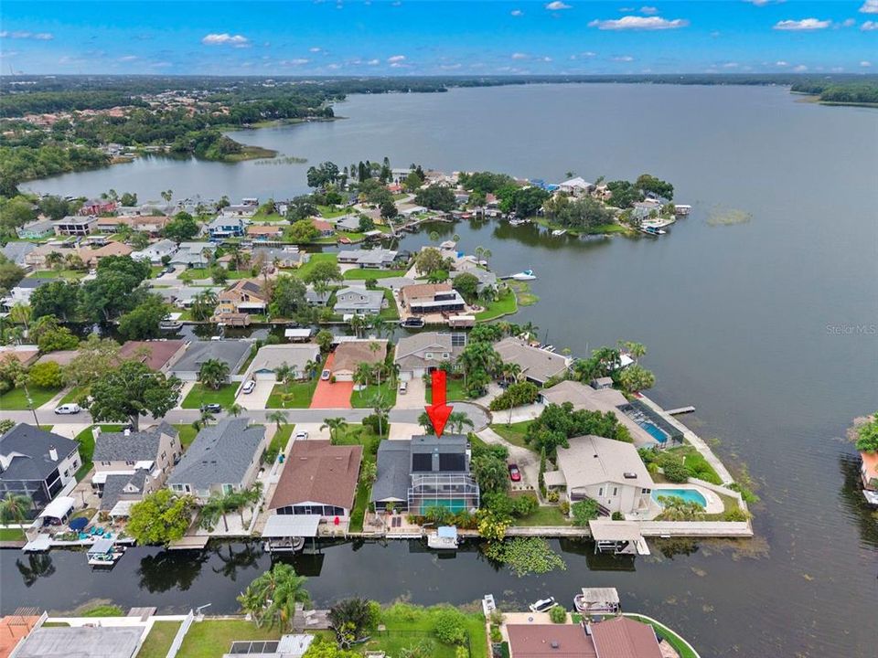 For Sale: $749,900 (3 beds, 4 baths, 2370 Square Feet)