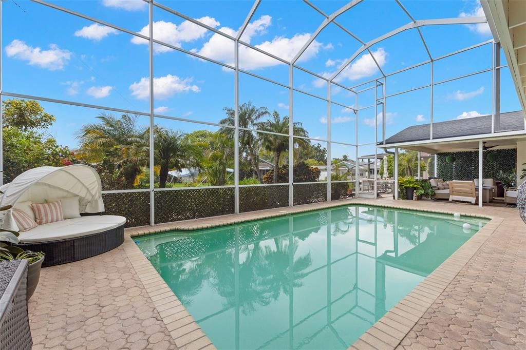For Sale: $749,900 (3 beds, 4 baths, 2370 Square Feet)
