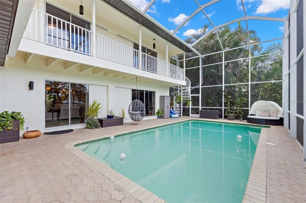 For Sale: $749,900 (3 beds, 4 baths, 2370 Square Feet)