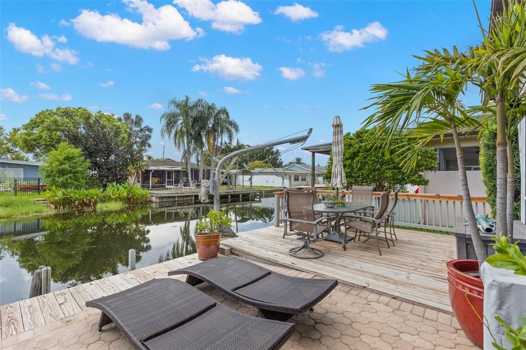 For Sale: $749,900 (3 beds, 4 baths, 2370 Square Feet)