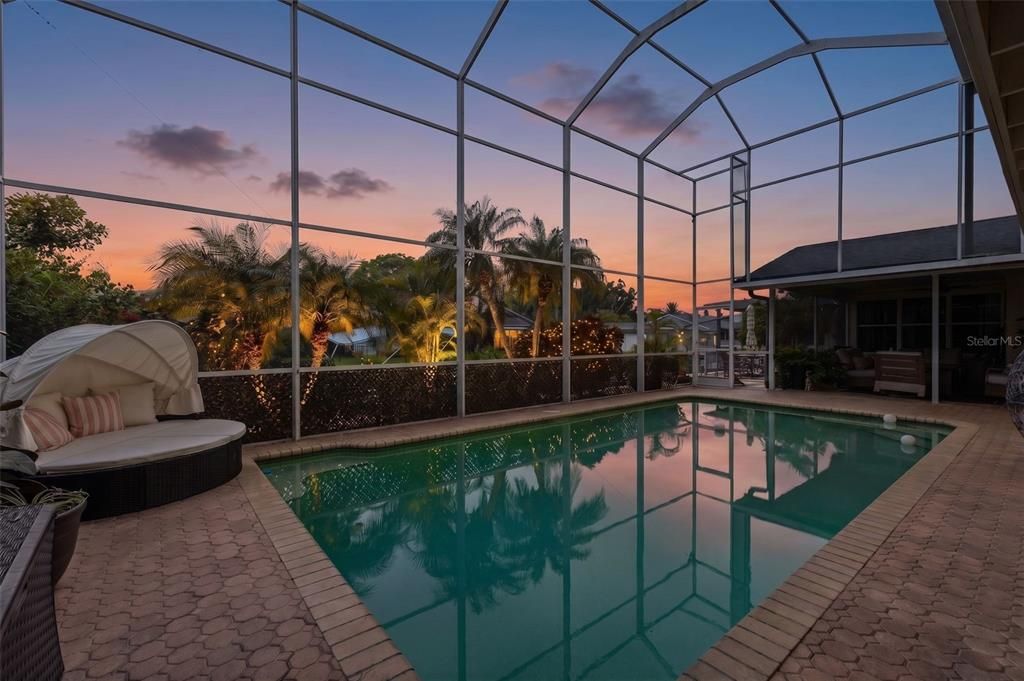 For Sale: $749,900 (3 beds, 4 baths, 2370 Square Feet)