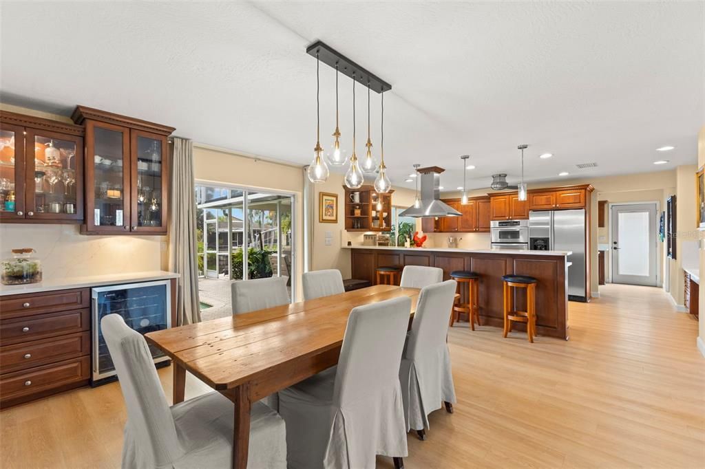For Sale: $749,900 (3 beds, 4 baths, 2370 Square Feet)
