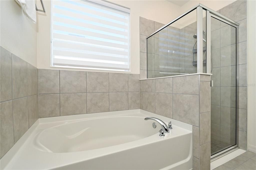 For Rent: $3,240 (3 beds, 3 baths, 2014 Square Feet)
