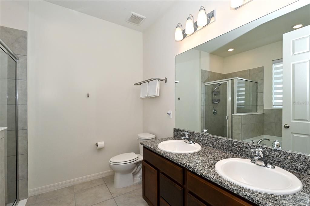 For Rent: $3,240 (3 beds, 3 baths, 2014 Square Feet)