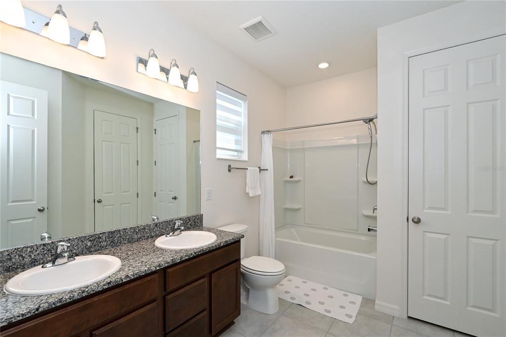 For Rent: $3,240 (3 beds, 3 baths, 2014 Square Feet)