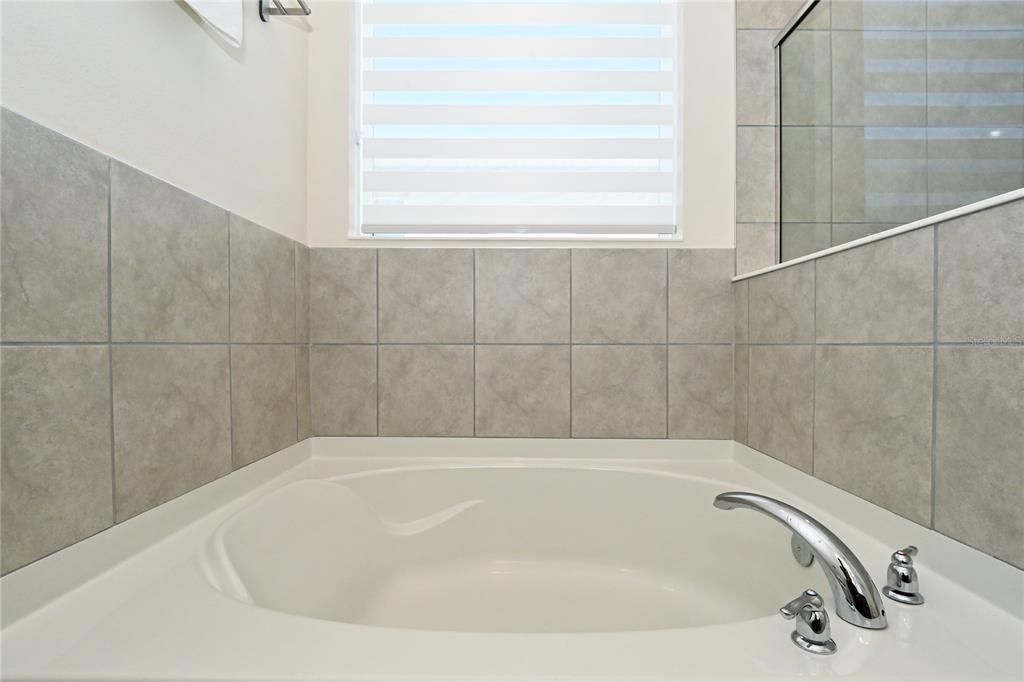 For Rent: $3,240 (3 beds, 3 baths, 2014 Square Feet)