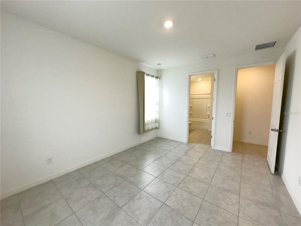 For Rent: $3,240 (3 beds, 3 baths, 2014 Square Feet)