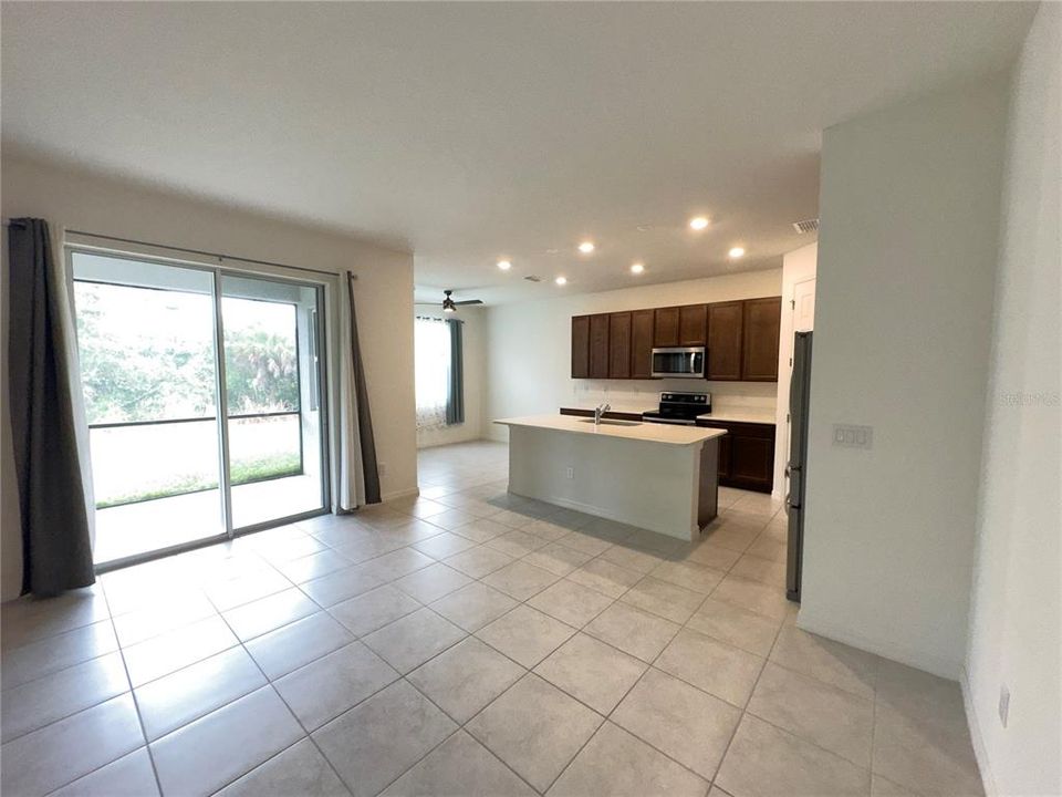 For Rent: $3,240 (3 beds, 3 baths, 2014 Square Feet)