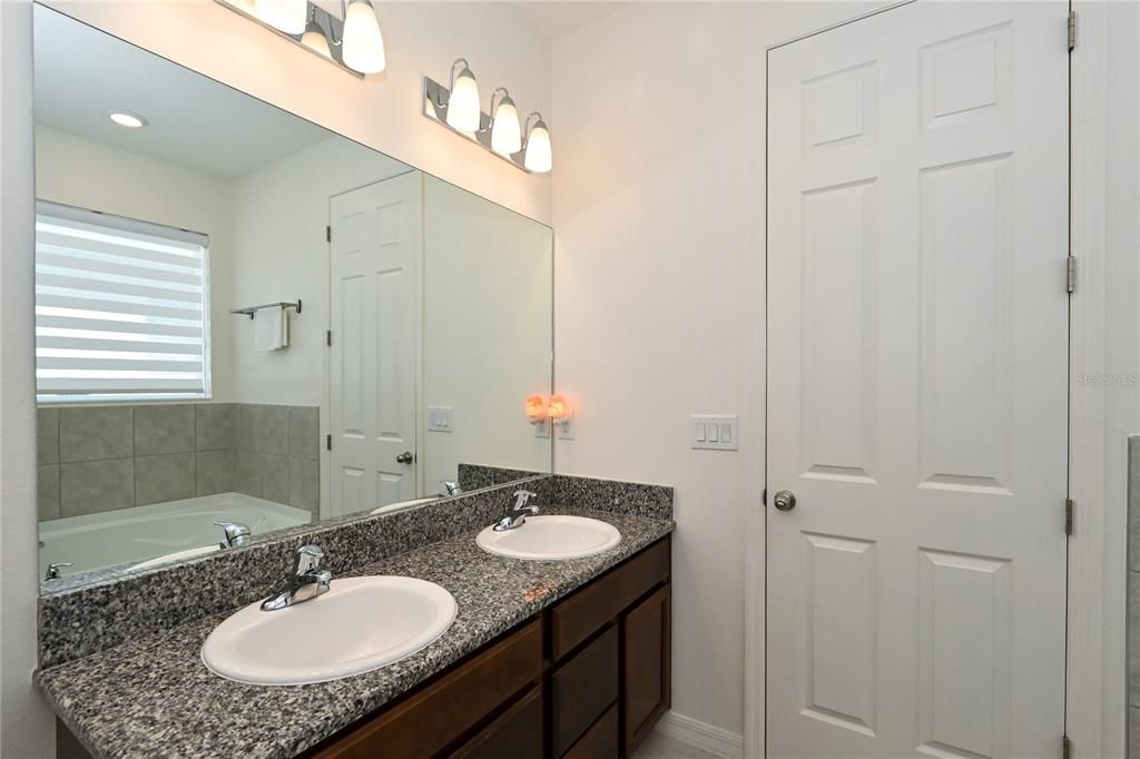 For Rent: $3,240 (3 beds, 3 baths, 2014 Square Feet)