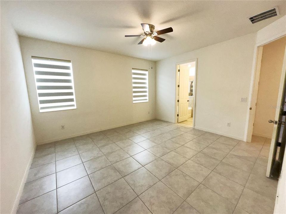 For Rent: $3,240 (3 beds, 3 baths, 2014 Square Feet)