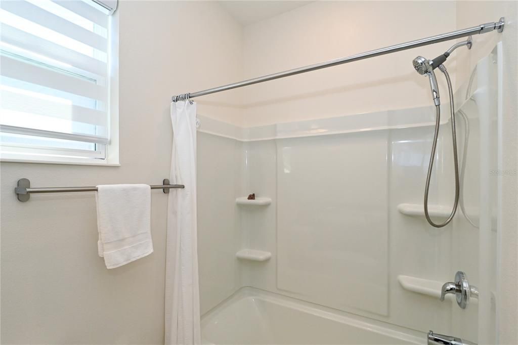 For Rent: $3,240 (3 beds, 3 baths, 2014 Square Feet)