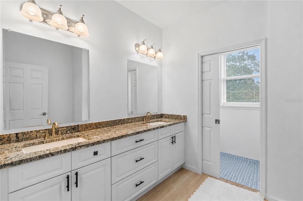 For Sale: $495,000 (4 beds, 3 baths, 2035 Square Feet)