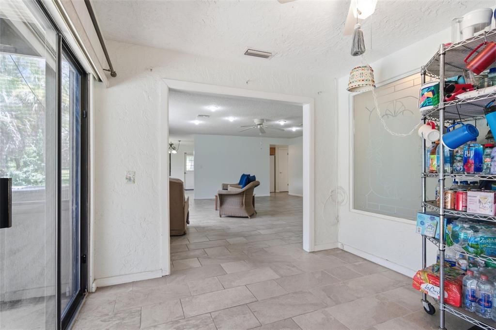 En Venta: $380,000 (3 camas, 2 baños, 1847 Pies cuadrados)