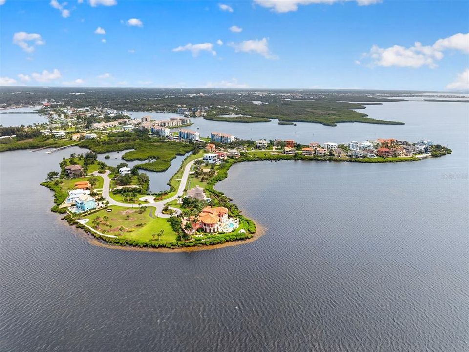 На продажу: $249,900 (2 спален, 2 ванн, 1246 Квадратных фут)