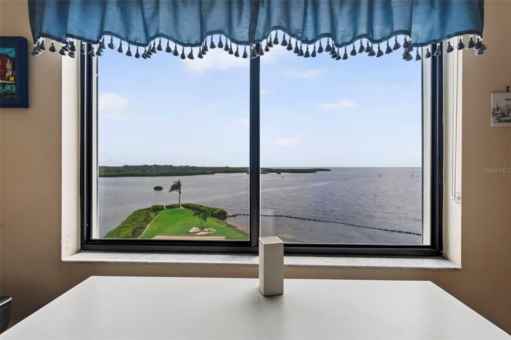 На продажу: $249,900 (2 спален, 2 ванн, 1246 Квадратных фут)