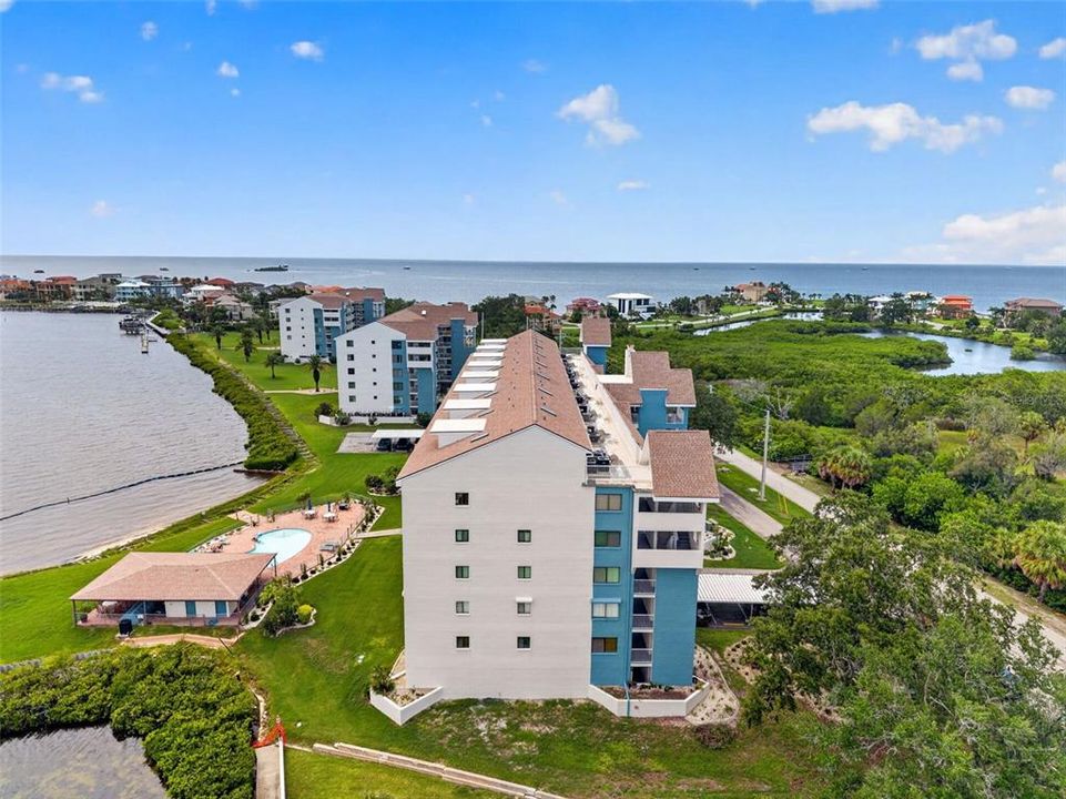 На продажу: $249,900 (2 спален, 2 ванн, 1246 Квадратных фут)